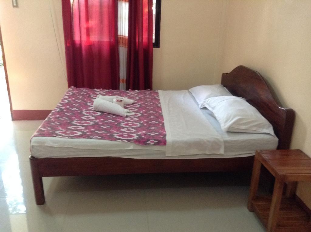 Tia Mers Guest House Puerto Princesa Εξωτερικό φωτογραφία