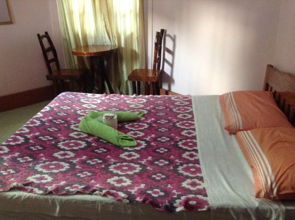 Tia Mers Guest House Puerto Princesa Εξωτερικό φωτογραφία