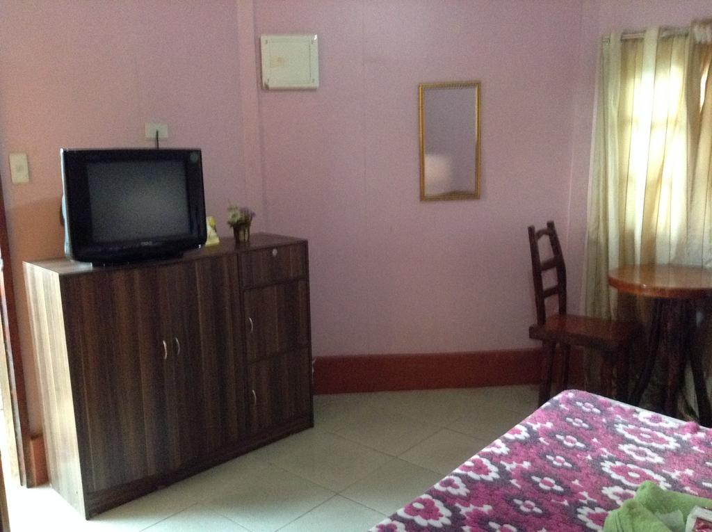 Tia Mers Guest House Puerto Princesa Εξωτερικό φωτογραφία